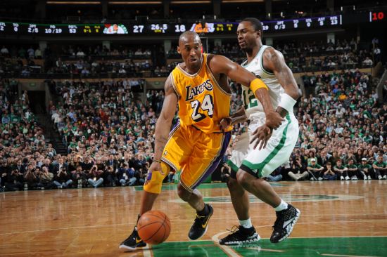 一边是热搜 一边是热搜